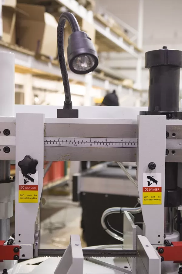 Станок гидравлический двухколонный Stalex TBK-4228А с поворотной рамой