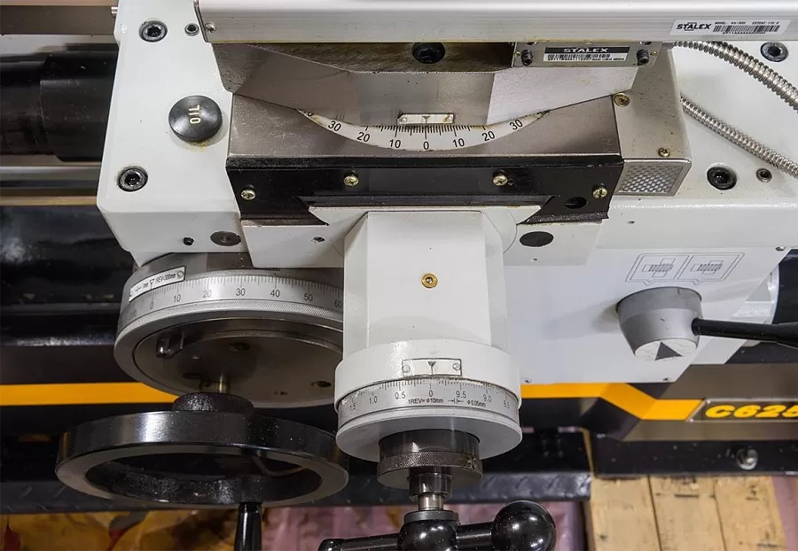 Станок токарно-винторезный STALEX C6251/2000