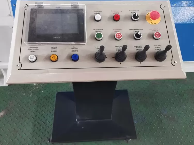 Четырехвалковый гидравлический вальцовочный станок STALEX W12-20x2500