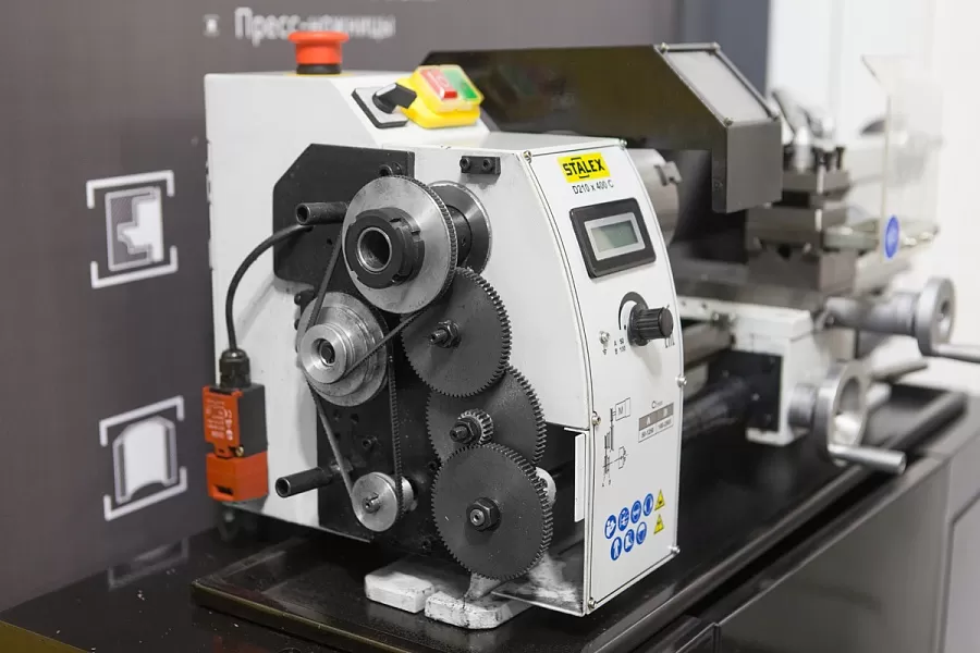 Станок настольный токарный Stalex D210x400C